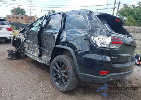 2017 Jeep Grand Cherokee Laredo 4X4 z USA, uszkodzony, nr VIN 1C4RJFAG9HC739509